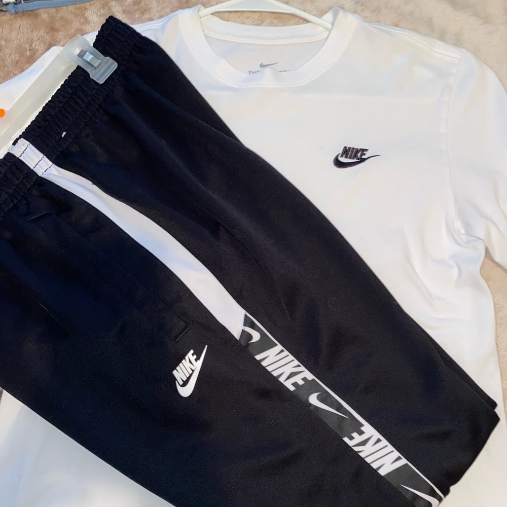 Nike men joggers and Nike white tee shirt